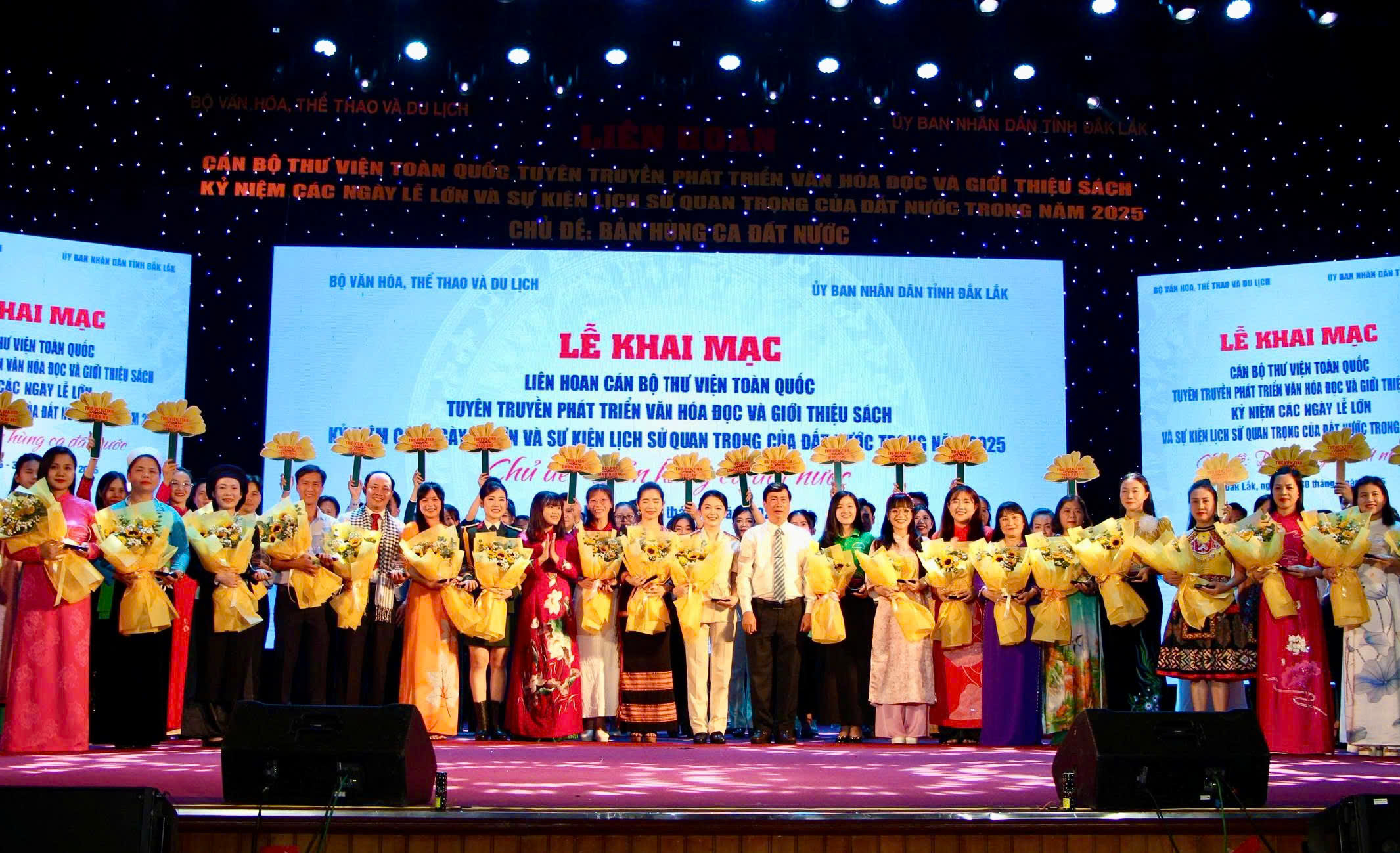 Khai mạc Liên hoan cán bộ thư viện toàn quốc tuyên truyền phát triển văn hóa đọc và giới thiệu sách với chủ đề “Bản hùng ca đất nước”